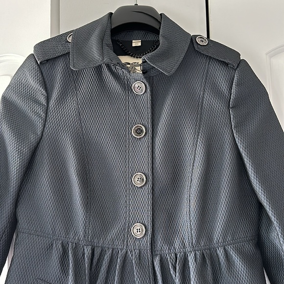 Burberry trench coat - Picture 3 of 16